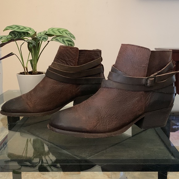 🔥1/2 of Summer Sale!🔥 H by HUDSON Horrigan Belted Ankle Boot - Picture 12 of 14